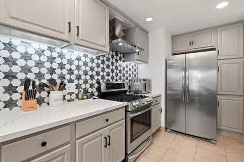 Kitchen - 2455 Clearcrest Ln, Fallbrook, CA 92028 photo 8 of 9