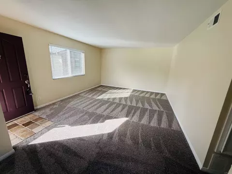 Living - 525 Calle Montecito #122, Oceanside, CA 92057 photo 2 of 4