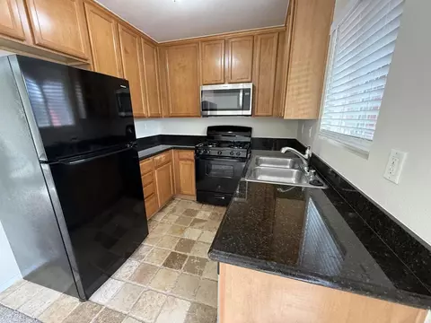Kitchen - 525 Calle Montecito #122, Oceanside, CA 92057 photo 1 of 4