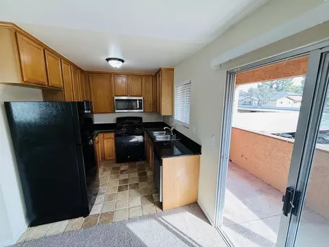 Kitchen - 525 Calle Montecito #122, Oceanside, CA 92057 photo 2 of 4