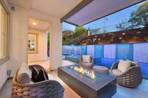 2266 Aventurine Pl, Carlsbad, CA 92009