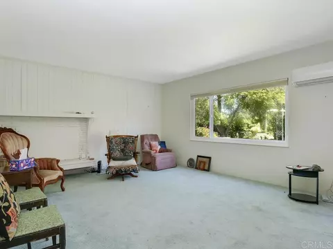 Living - 210 S Orange, Fallbrook, CA 92028 photo 2 of 5