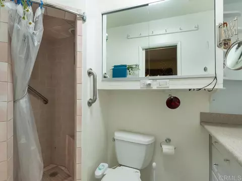 Bath - 210 S Orange, Fallbrook, CA 92028 photo 4 of 5