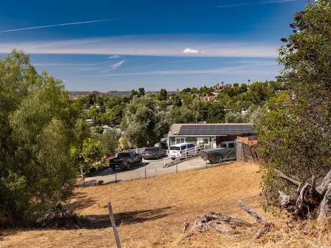 Exterior - 210 S Orange, Fallbrook, CA 92028 photo 15 of 18