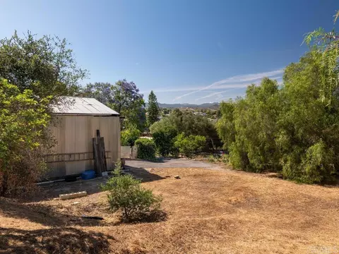 Exterior - 210 S Orange, Fallbrook, CA 92028 photo 10 of 18