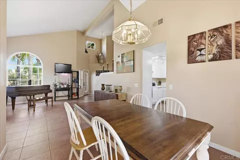 Dining - 842 Porter Way, Fallbrook, CA 92028 photo 2 of 2