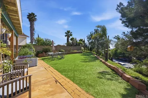 Exterior - 842 Porter Way, Fallbrook, CA 92028 photo 4 of 6
