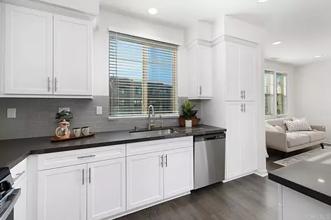 Kitchen - 313 Brookside Way, Santee, CA 92071 photo 6 of 8