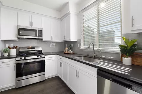 Kitchen - 313 Brookside Way, Santee, CA 92071 photo 5 of 8