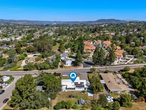 View/Area - 1265 E Fallbrook St, Fallbrook, CA 92028 photo 4 of 7