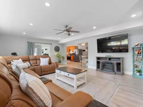 Living - 1265 E Fallbrook St, Fallbrook, CA 92028 photo 5 of 5
