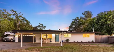 1265 E Fallbrook St, Fallbrook, CA 92028