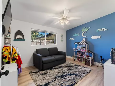 Bedroom - 1265 E Fallbrook St, Fallbrook, CA 92028 photo 1 of 6