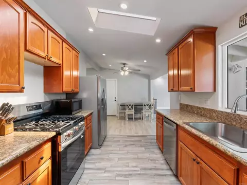 Kitchen - 1265 E Fallbrook St, Fallbrook, CA 92028 photo 4 of 4