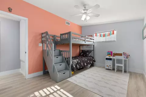 Bedroom - 1265 E Fallbrook St, Fallbrook, CA 92028 photo 2 of 6