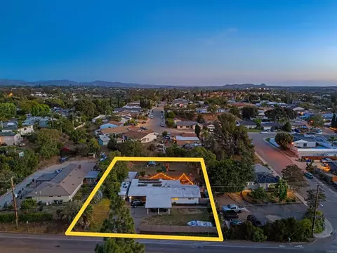 1265 E Fallbrook St, Fallbrook, CA 92028