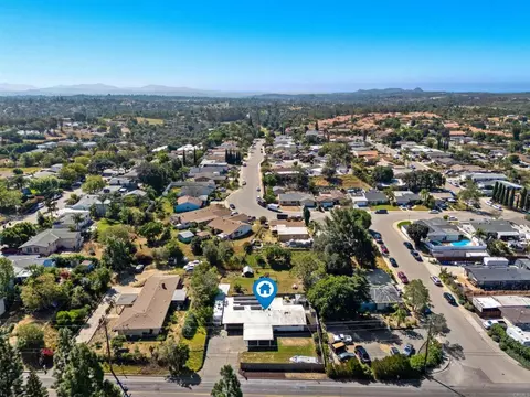 View/Area - 1265 E Fallbrook St, Fallbrook, CA 92028 photo 7 of 7