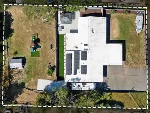 View/Area - 1265 E Fallbrook St, Fallbrook, CA 92028 photo 2 of 7