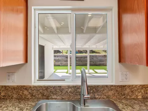 Kitchen - 1265 E Fallbrook St, Fallbrook, CA 92028 photo 3 of 4