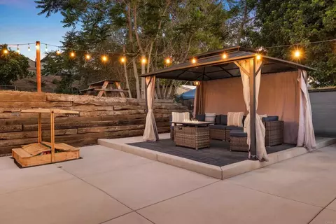 Exterior - 1265 E Fallbrook St, Fallbrook, CA 92028 photo 9 of 18