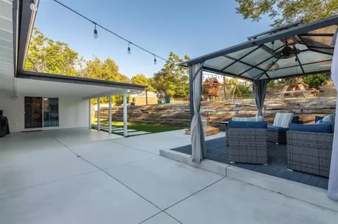 Exterior - 1265 E Fallbrook St, Fallbrook, CA 92028 photo 7 of 18
