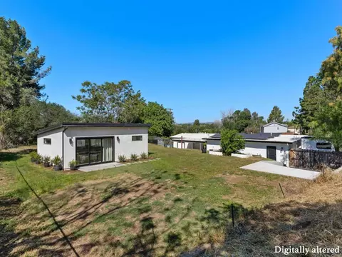 Exterior - 1265 E Fallbrook St, Fallbrook, CA 92028 photo 16 of 18