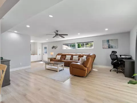 Living - 1265 E Fallbrook St, Fallbrook, CA 92028 photo 3 of 5