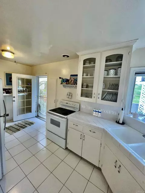 Kitchen - 2357 Via Monserate, Fallbrook, CA 92028 photo 1 of 1