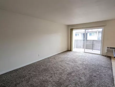 Living - 930 Peach Ave #19, El Cajon, CA 92021 photo 4 of 4