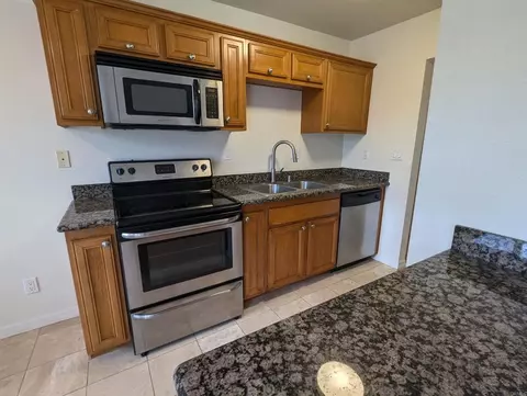 Kitchen - 930 Peach Ave #19, El Cajon, CA 92021 photo 3 of 4