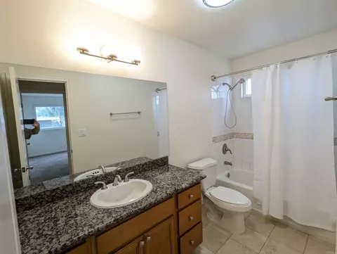 Bath - 930 Peach Ave #19, El Cajon, CA 92021 photo 1 of 1