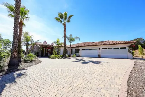 2353 Buena Creek Trl, Vista, CA 92084