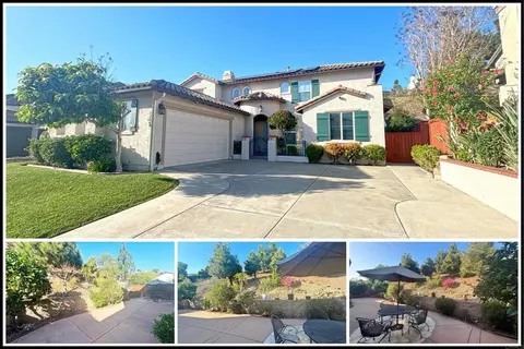 1727 Blue Water Ln, San Marcos, CA 92078