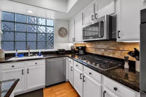 Kitchen - 424 N Tremont St, Oceanside, CA 92054 photo 5 of 5