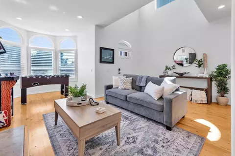 Living - 424 N Tremont St, Oceanside, CA 92054 photo 3 of 6