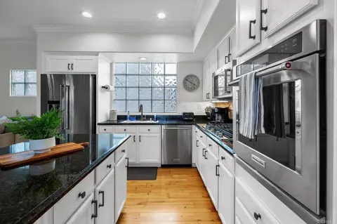 Kitchen - 424 N Tremont St, Oceanside, CA 92054 photo 4 of 5