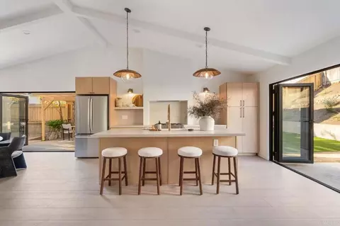 1916 Laurel Rd, Oceanside, CA 92054