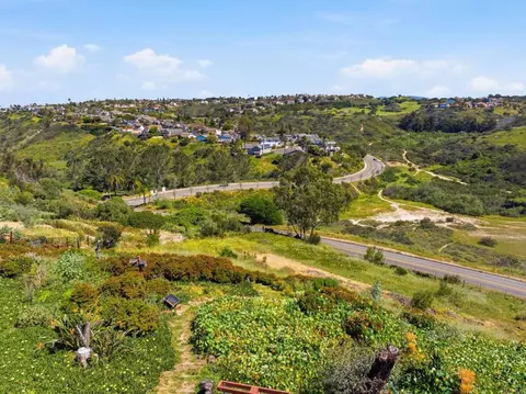 View/Area - 1355 Rainbow Ridge Ln, Encinitas, CA 92024 photo 4 of 10