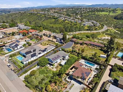 View/Area - 1355 Rainbow Ridge Ln, Encinitas, CA 92024 photo 5 of 10