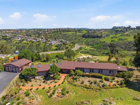 1355 Rainbow Ridge Ln, Encinitas, CA 92024