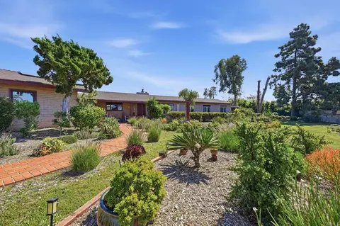 Exterior - 1355 Rainbow Ridge Ln, Encinitas, CA 92024 photo 7 of 19