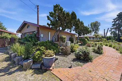 Exterior - 1355 Rainbow Ridge Ln, Encinitas, CA 92024 photo 6 of 19