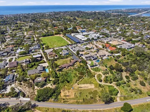View/Area - 1355 Rainbow Ridge Ln, Encinitas, CA 92024 photo 2 of 10