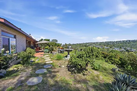 Exterior - 1355 Rainbow Ridge Ln, Encinitas, CA 92024 photo 13 of 19
