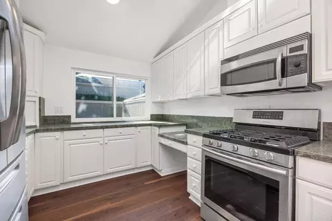 Kitchen - 1819 Milbank Rd, Encinitas, CA 92024 photo 5 of 5