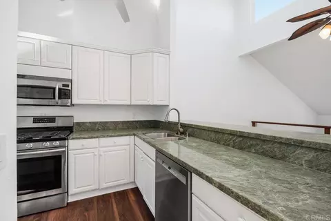 Kitchen - 1819 Milbank Rd, Encinitas, CA 92024 photo 2 of 5