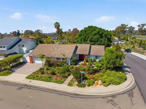 View/Area - 1066 Guildford Ct, Encinitas, CA 92024 photo 1 of 12
