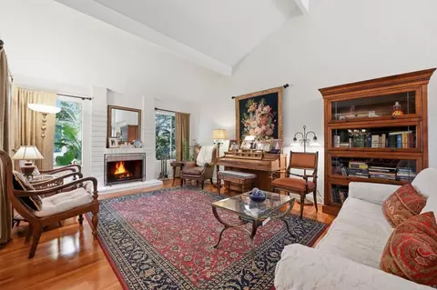 Living - 1066 Guildford Ct, Encinitas, CA 92024 photo 2 of 5