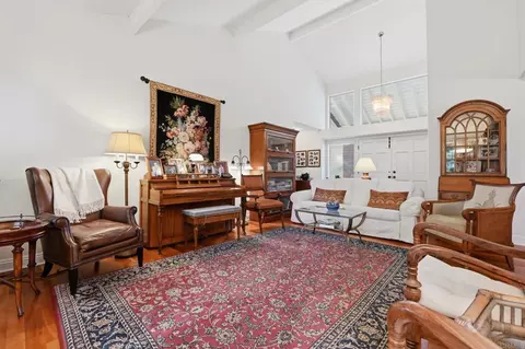 Living - 1066 Guildford Ct, Encinitas, CA 92024 photo 3 of 5
