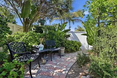 Exterior - 1066 Guildford Ct, Encinitas, CA 92024 photo 11 of 18